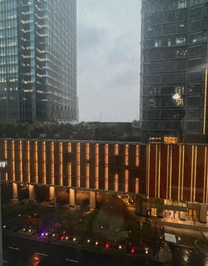 La Palazzo - Across Uptown Mall & Grand Hyatt Bgc タギッグ エクステリア 写真