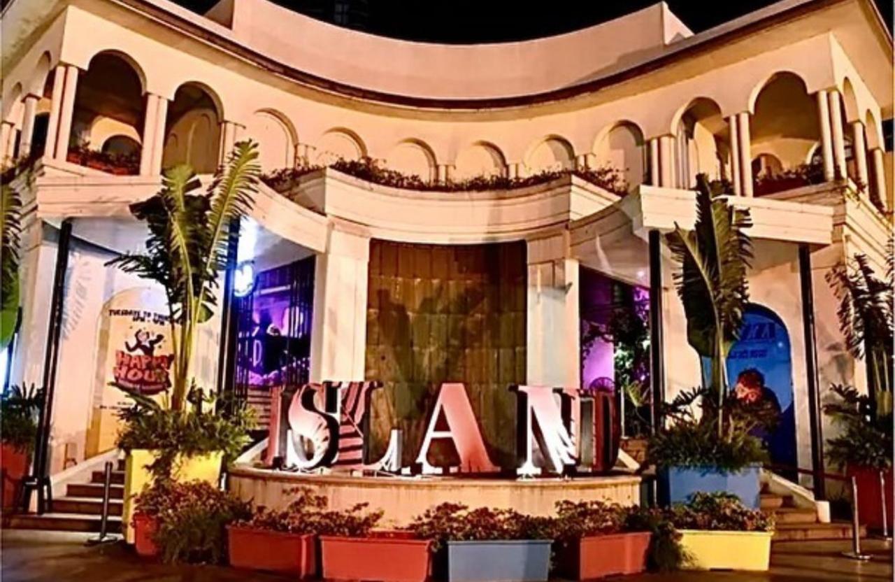La Palazzo - Across Uptown Mall & Grand Hyatt Bgc タギッグ エクステリア 写真